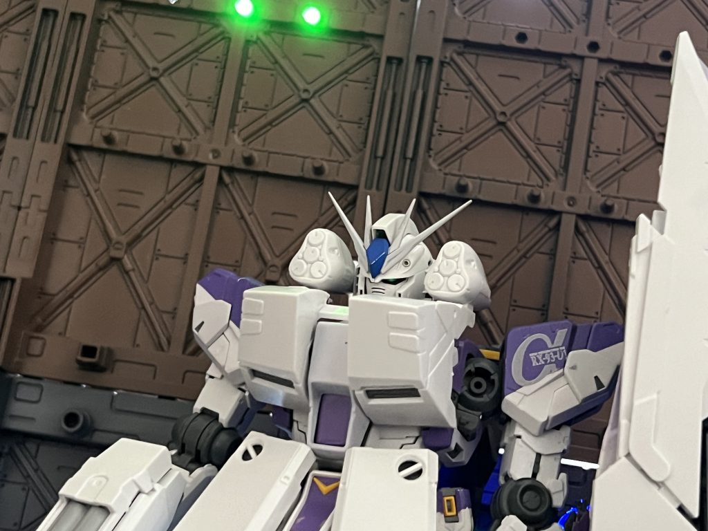 アナハイム　フォン・ブラウンMS開発工廠格納庫ジオラマ♪  MG  FA-93  ν GUNDAM ver.ka HWS装備仕様オリジナルカラーver. & MS格納庫ジオラマ♪✨✨✨✨✨✨✨✨✨–5枚目/制作者：SINANJU