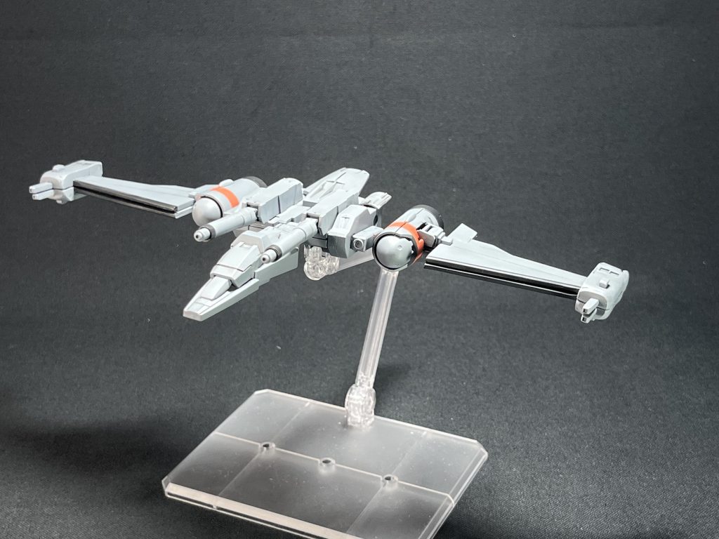 リフターは、∞ジャスティスのリフターを軸として、ジャンクパーツやプラ板等で制作。プラ板工作なんて滅多にしない自分がここまでやる原動力をくれた劇場版ガンダムSEEDに感謝(ㅅ´꒳` )他のストライカーパックとかと比べると少々オーバーサイズ気味ですが、ズゴックに背負わせるといい感じの大きさに。ジャスティスに背負わせるとハッタリが効いた感じになります(自己満)レシピは以下HGCE∞ジャスティス1/144ハイドラガンダムRGシャア専用ズゴック1/72ニュウレン1/72Xウイングスターファイター1/72アパッチ1/144 30MMHGビルドブースタープラ板･プラ棒等各種マテリアル