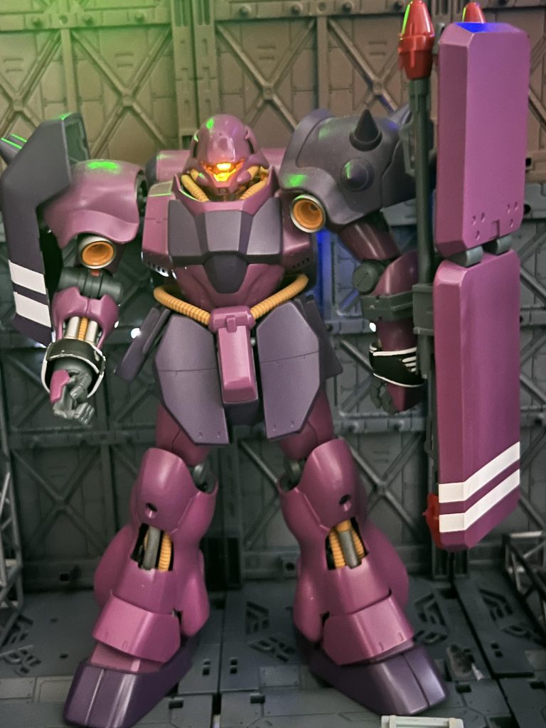 AE& NEOZEON袖付き部隊MS格納庫ジオラマ　MG  AMS-119C  フル•フロンタル親衛隊アンジェロ•ザウパー大尉カスタム専用機カラーver. & MS格納庫ジオラマ♪ ✨✨✨✨✨✨–2枚目/制作者：SINANJU