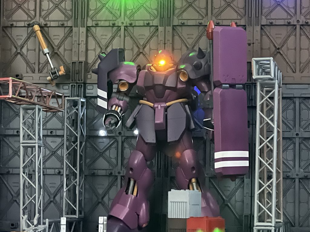 AE& NEOZEON袖付き部隊MS格納庫ジオラマ　MG  AMS-119C  フル•フロンタル親衛隊アンジェロ•ザウパー大尉カスタム専用機カラーver. & MS格納庫ジオラマ♪ ✨✨✨✨✨✨–7枚目/制作者：SINANJU