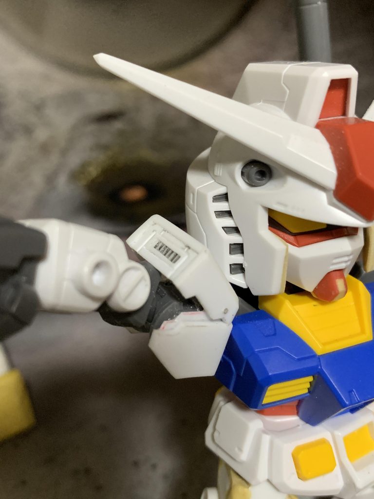 肩はアーマーはパカパカします