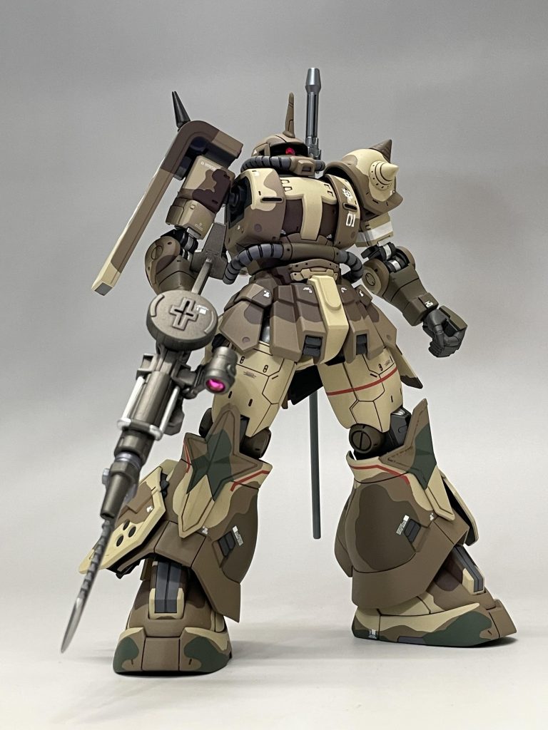 他の機体と同様右側からの煽り写真です。迷彩塗装は、5機の中で一番面倒でした。