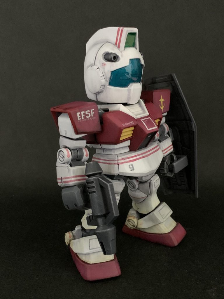 肩はフレーム隠しのインナー肩アーマーと外アーマーの二重構造です。