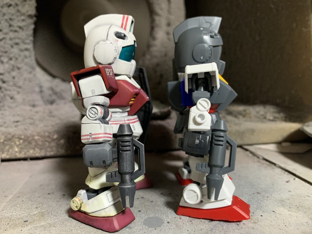 小足化したりアンクルガードを小さくしたり、足パーツをけっこういじってます。