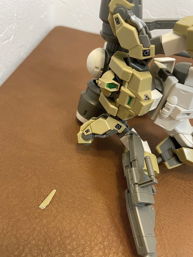 撮影中ティックバランから落ちて、ツノが折れました…😊