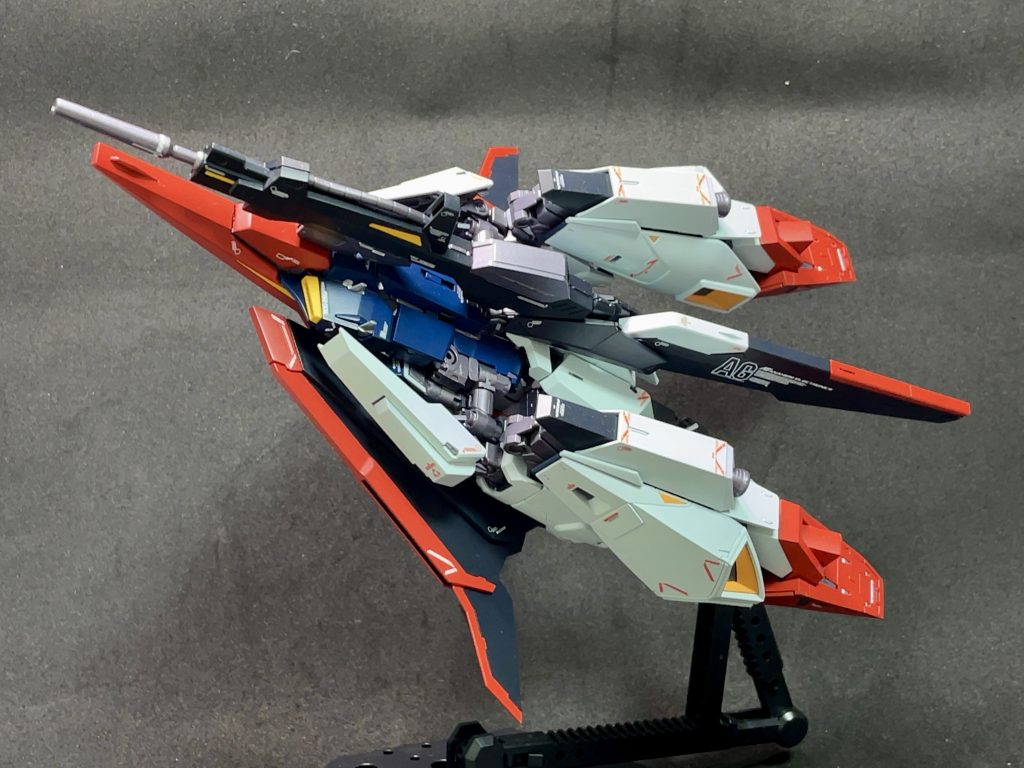 塗装ハゲに怯えながらウェイブライダー形態にも変形させてみました。Zと言えばの機構でかっこいいんですが、流石にもう一度変形させる気にはなれないですねw