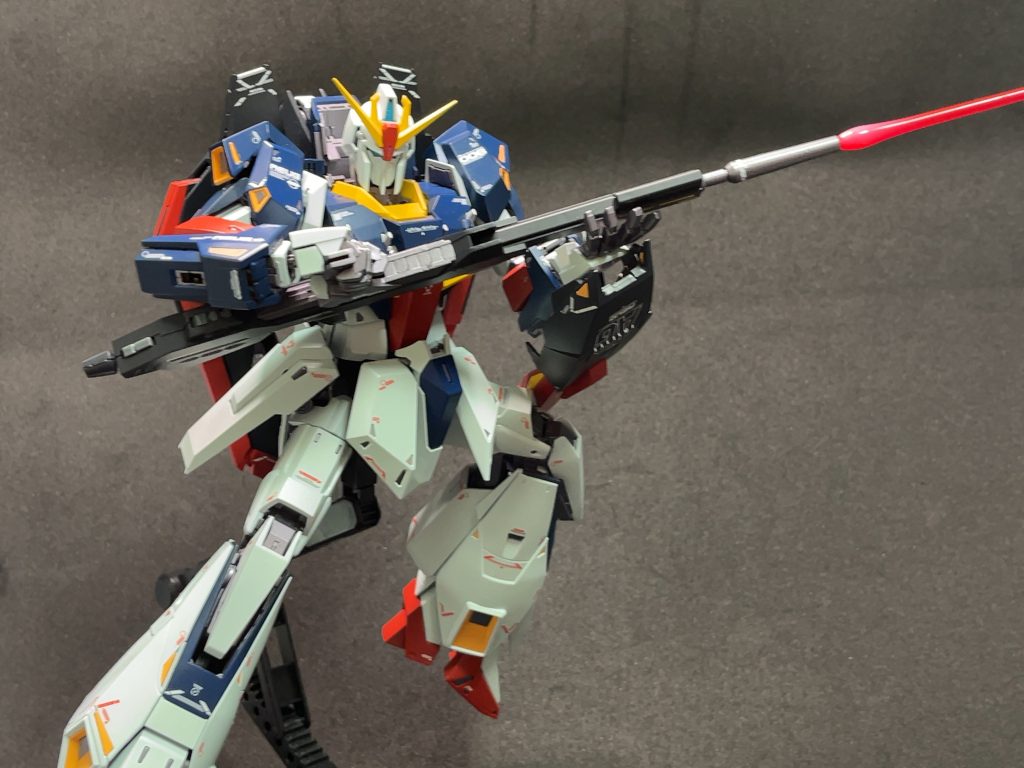 ポーズ3ついでにライフルサーベル状態も。