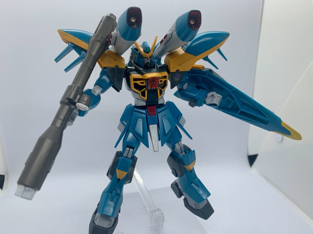 両肩のシュラークと胴部のスキュラで大火力砲撃!!