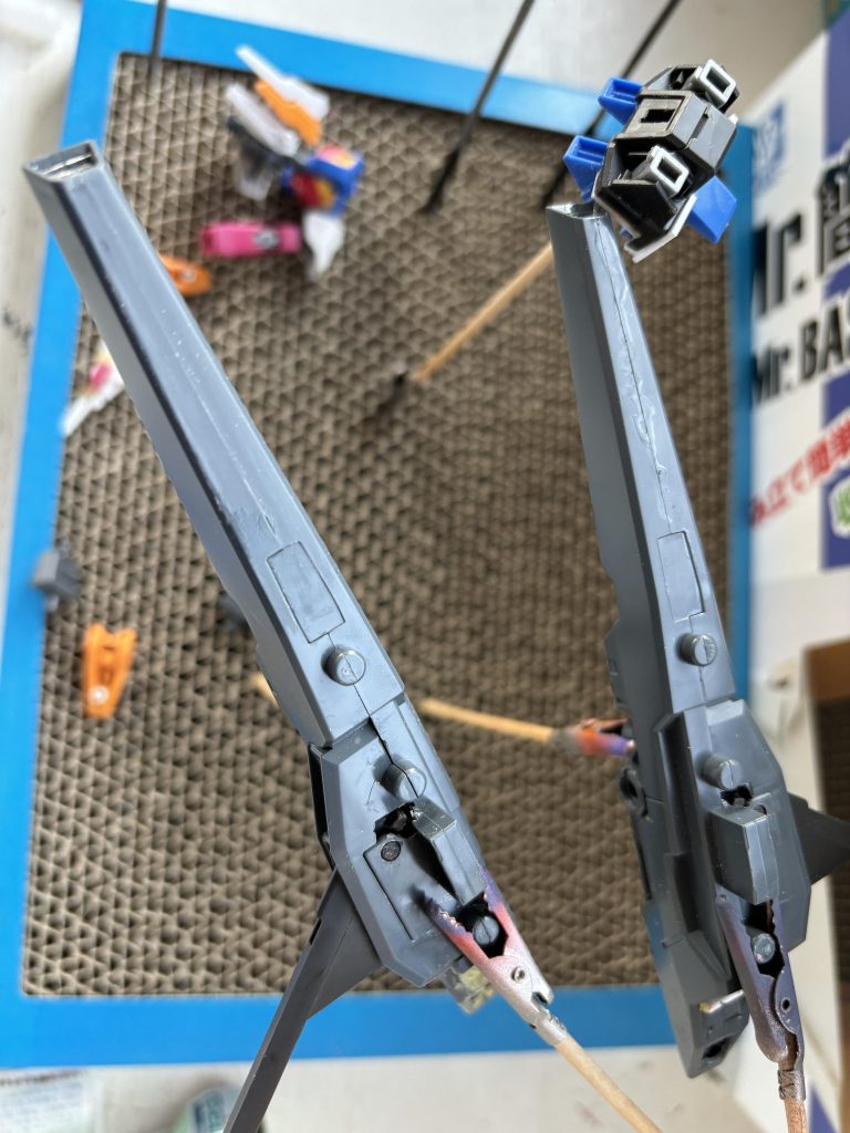 一番苦労したGNキャノン内へのファトゥムの翼格納。内側を削って翼の穴を作ったり、内側に固定用のパーツを仕込んだりと過去にない経験になりました