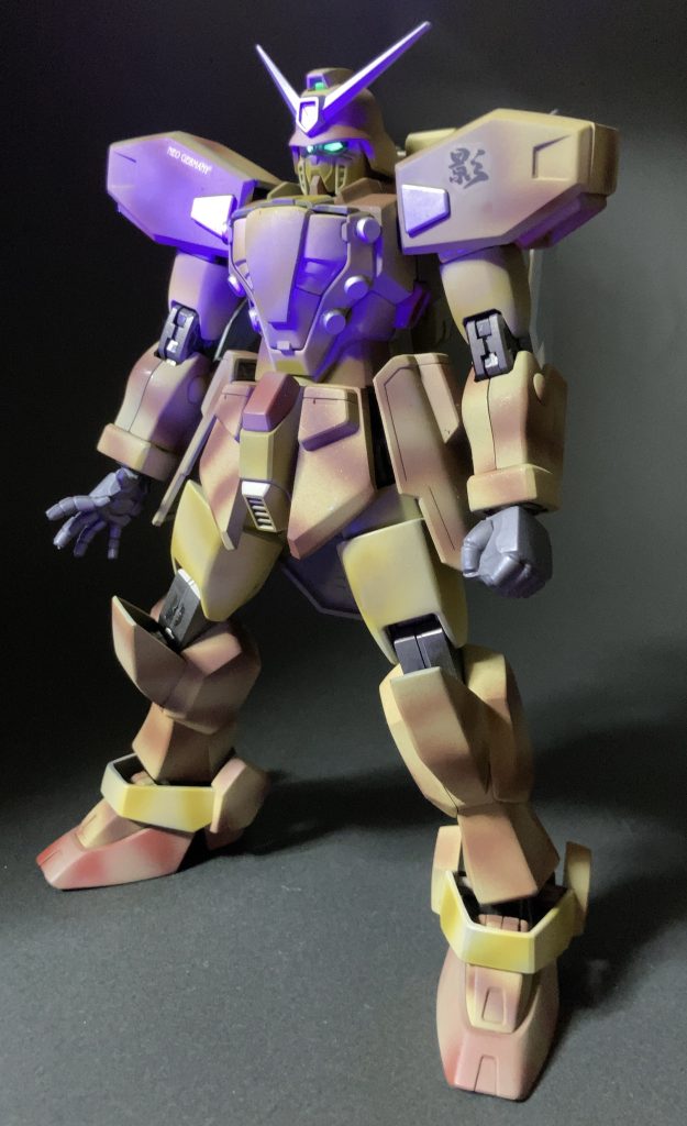 ツインアイは蛍光グリーン🟢