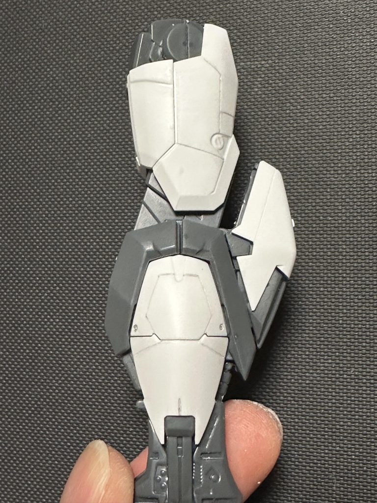 足はこんな感じで、このへんもやりがいありましたねー! 少しはディテールアップ出来るようになったかな?全体的に楽しく組めました!次も頑張ります!