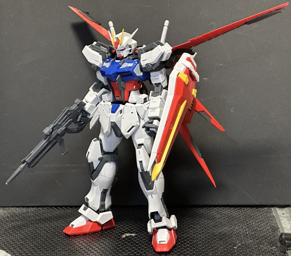 全身ディテールアップ。作例見ながらスジホリ、プラ板、某神の手のスピンモールドを駆使してこの形に