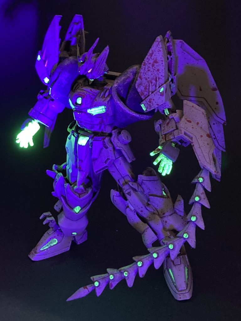 掌にエネルギーを収束させて放つ(ドラゴンボールの気功波みたいな。)イメージで。