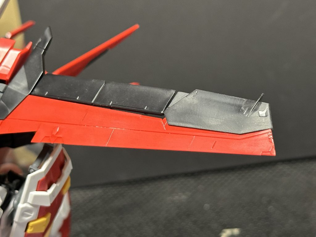 エールストライカーはもともとのモールドに少し加えた程度。パーティングラインがえぐかったです笑