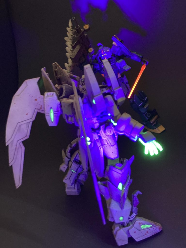 scathe鹵獲作戦により出撃した特殊任務専門部隊ホーク隊と交戦。