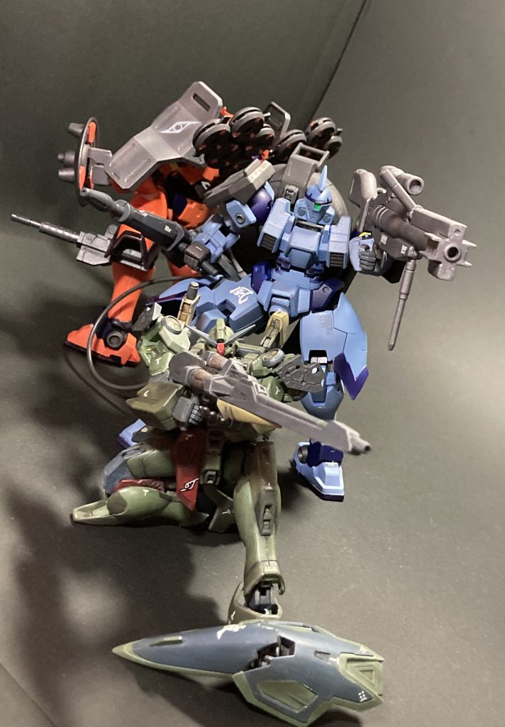 三位一体ホーク隊射撃グループメリクリウスが二体の護衛を行います。