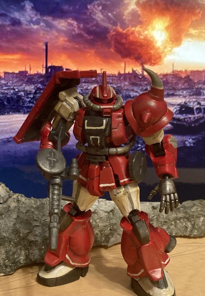 Gフレームはとても良く可動しますが、塗装がやはり剥がれやすいです。脚部太ももはGフレームのグフのパーツを使用しています。