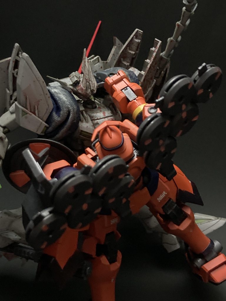 最後はメリクリウスガーダーのクラッシュシールドに貫かれ、機能を停止。