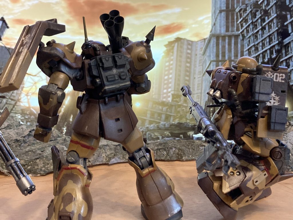 バックショット。ランドセルはグフプロトタイプのものです。ショルダーアーマーもエグバ機と同じく、サザンクロス隊特有のスパイクに変更しています。