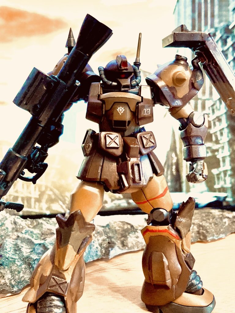 　とてもスリムな感じで、これはこれで結構気に入っています。msv設定ではダグラムみたいにゴツく設定されていますが‥。頭部にはアンテナ、カメラを取り付けています。　次回は4人目のメンバー、セルマの機体を紹介出来ればと思っています　^_^今回もご覧いただきありがとうございました。