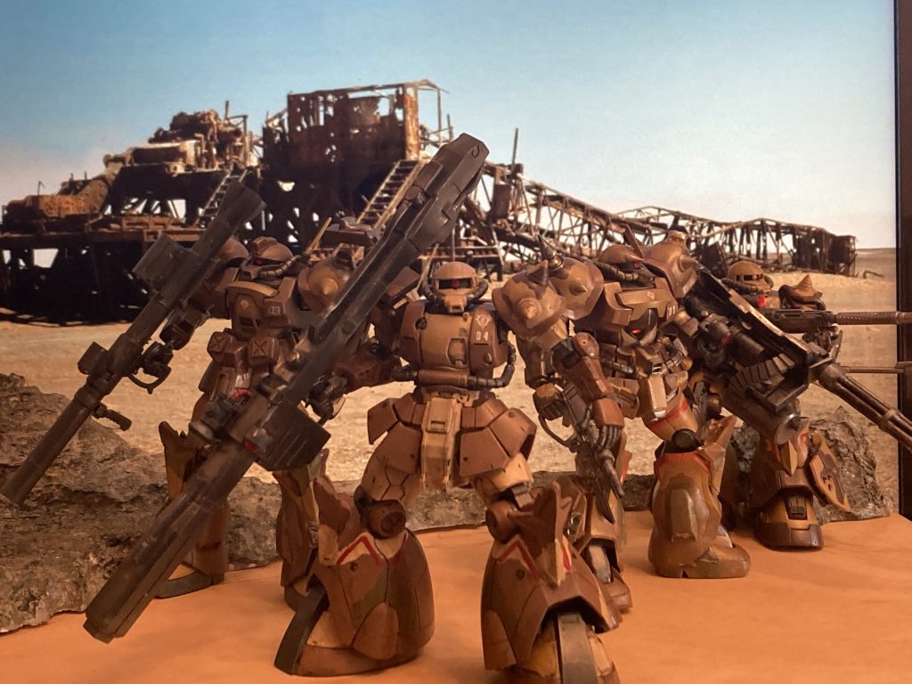 フロント。胸にバルカン砲のついてるタイプ。