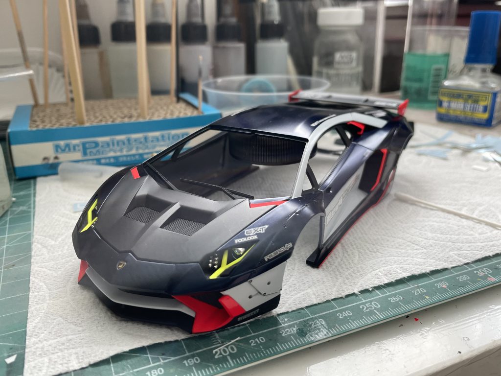 ライトはやはりツインアイと同じと思い、蛍光イエローにしました。久しぶりにカーモデルも作れて嬉しかったです。