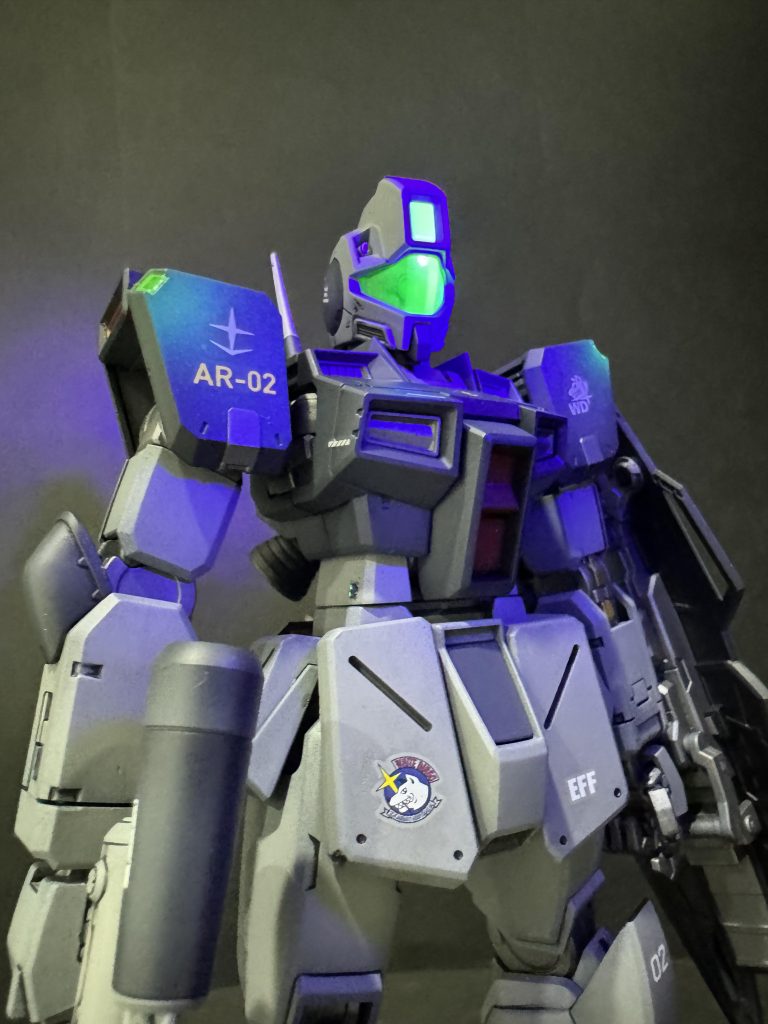 今回もセンサー部分はブラックライトでビコーンっと光ります。