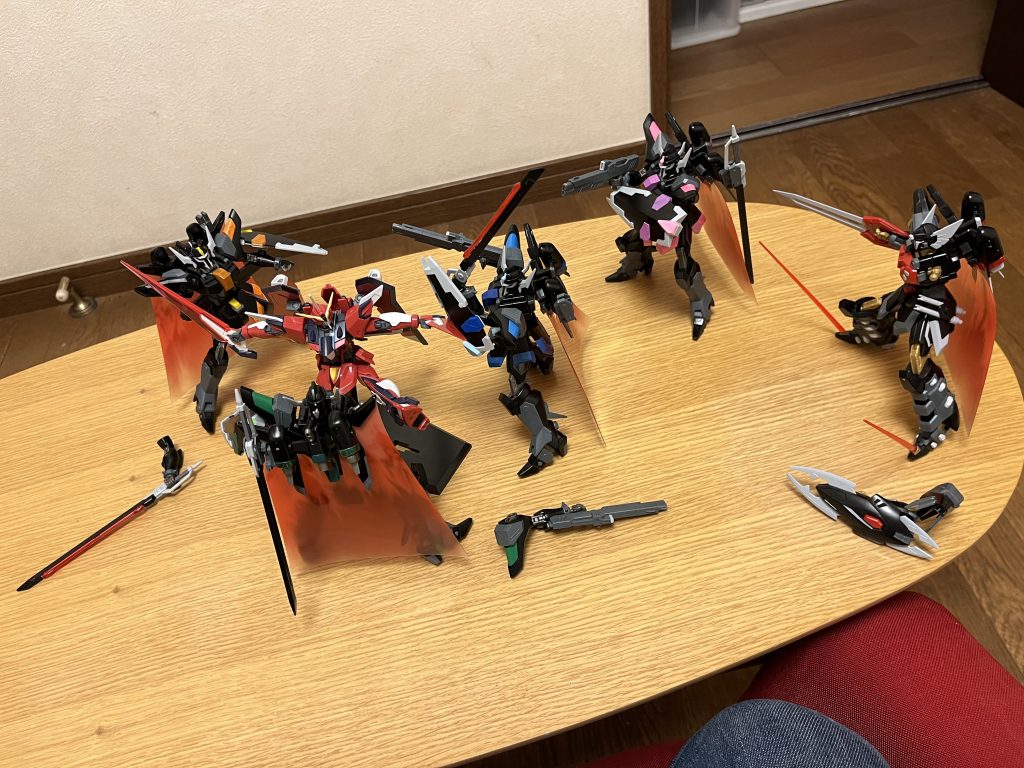 戦闘能力について上位種のシヴァと同様に、アコード達の実力と特殊能力も相まって、ライジングフリーダムを遥かに凌駕する強さを誇る。だが、ライジングフリーダムに匹敵する性能を持つイモータルジャスティス(IF版)相手には、そのパイロットが心技体を極めた上に精神感応すら通じない実力者だった為、本機では単独どころか4体同時でも、逆にイモータルジャスティスに圧倒されており、上位種のシヴァが合流した5対1で、漸く互角に持ち込まれた。