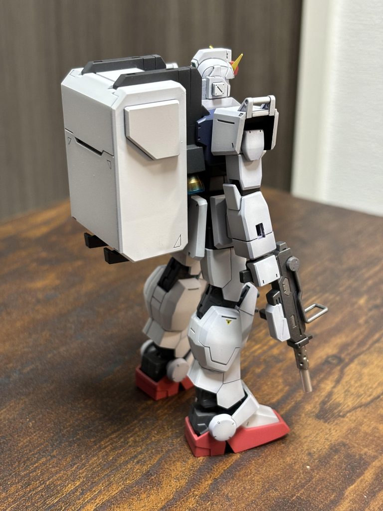 いつものアングル③バックパックの合わせ目消しは、電池の交換ができるようにする都合上、やりませんでした。