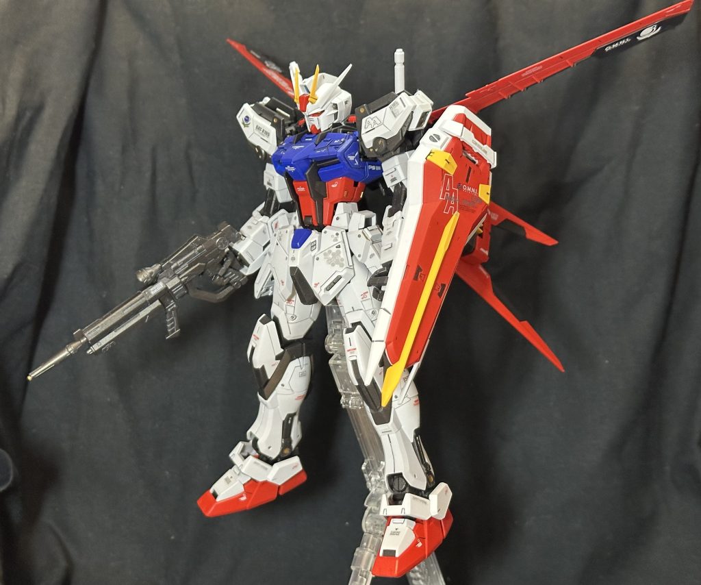 MGをディテールアップして作り込む。今年のテーマを継続して取り組んだ本作。各部位のスジホリと、プラ板でのディテールアップをメインに据えました!