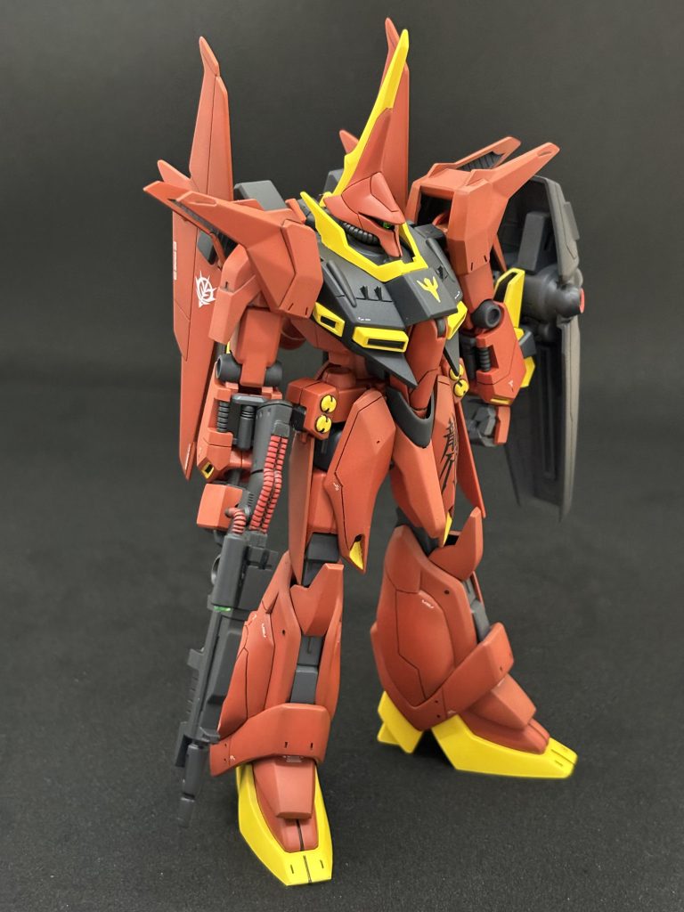いつものアングル②武器のパイプ？？部分はRE1/100のバウや設定画を参考に加工しました。そのままだとかまぼこみたいなので…。