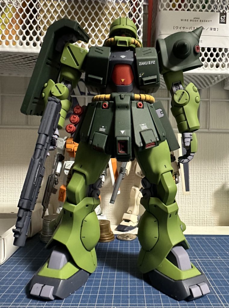 フロント正面。フリッツヘルム仕様。MMP-80マシンガン装備。