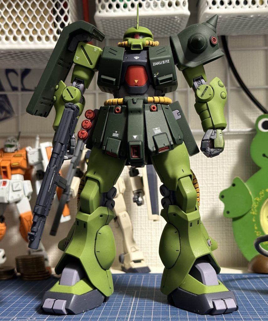 フロント正面。ブレイドアンテナ仕様。MMP-80マシンガン装備。