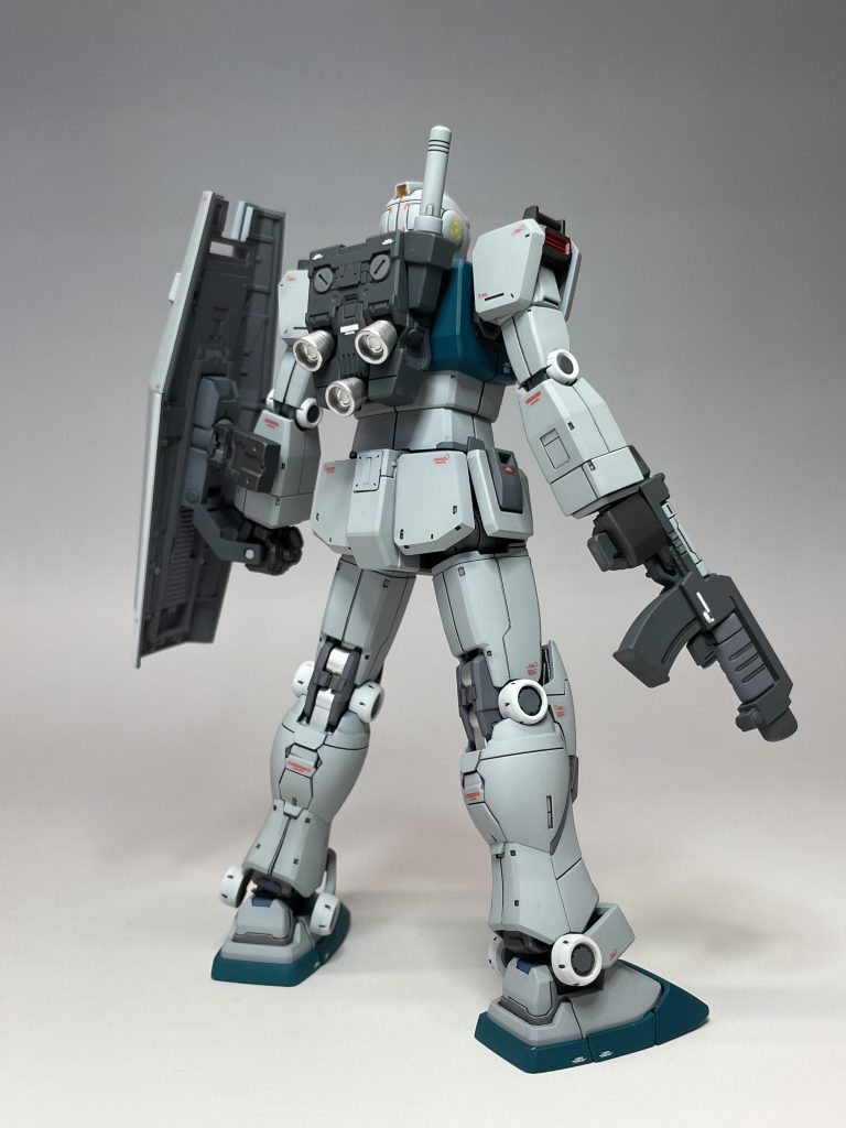 シールドはマグネットを使って保持するようにしたのですが、このポーズにする限り、マグネットでなくてもよかったかもしれません。むしろ、マグネットの磁力が思いのほか弱く、ポロリしやすくなってしまいました。