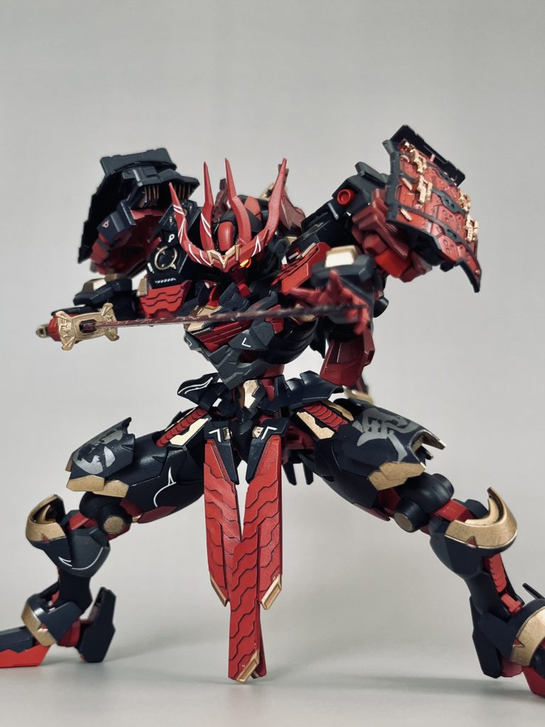 暗過ぎて顔が分からん…黒系の色は好きなんですがディテールなどが隠れてしまいがちなので難しいですね… まぁアンテナが変わっただけでほぼ普通のエアリアルです。