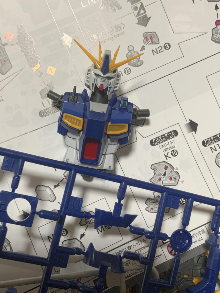 アンテナの溝?部分はシルバー塗ってます。あとバルカンはゴールド、排気部などはシルバーです