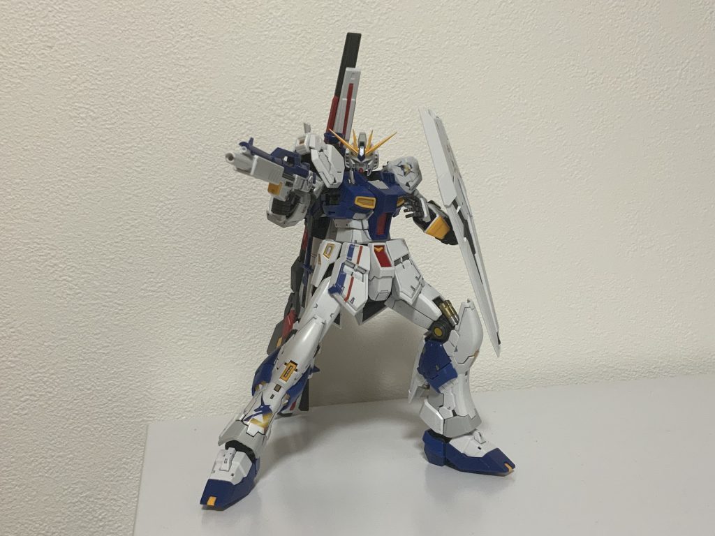 背景変わりますがポージングです