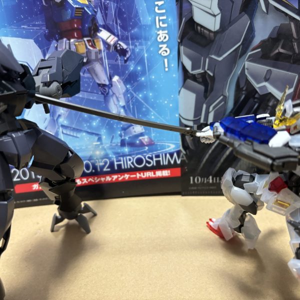 五月蝿いな！オルガの声が聞こえないだろ。