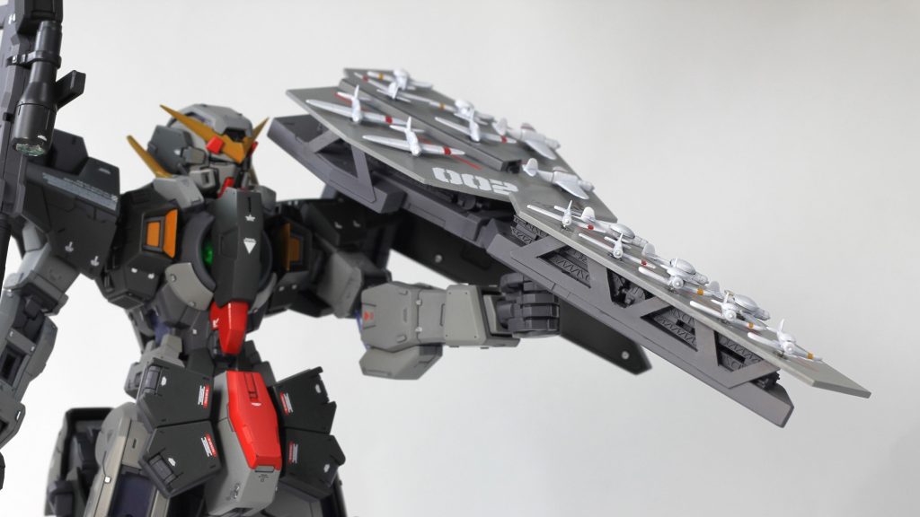 ドローンはタミヤの艦載機を使用トラスのくりぬきが難しかったです