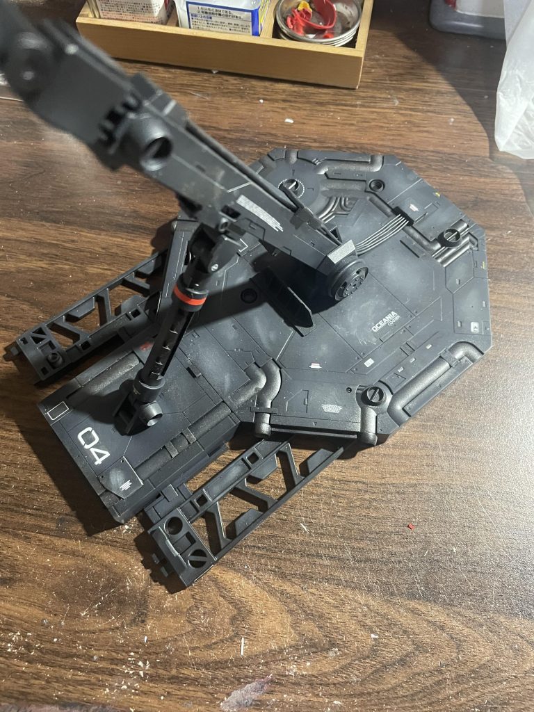 正直、アクションベースは素のままで良かったかなぁ…ディティール盛る意味わかんねーもん…。