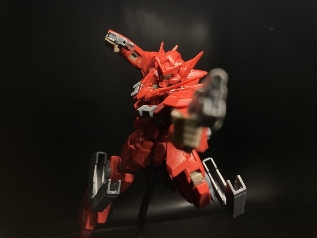 赤にハンドガンが似合う！