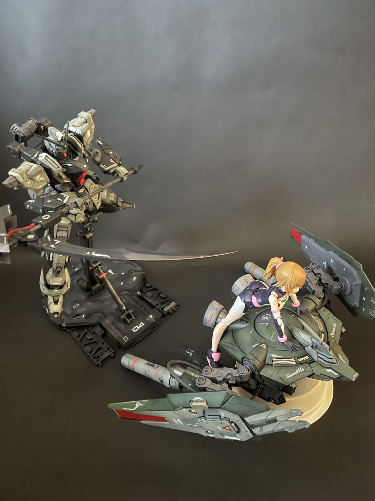 背部ユニットをとられるフォビドゥン