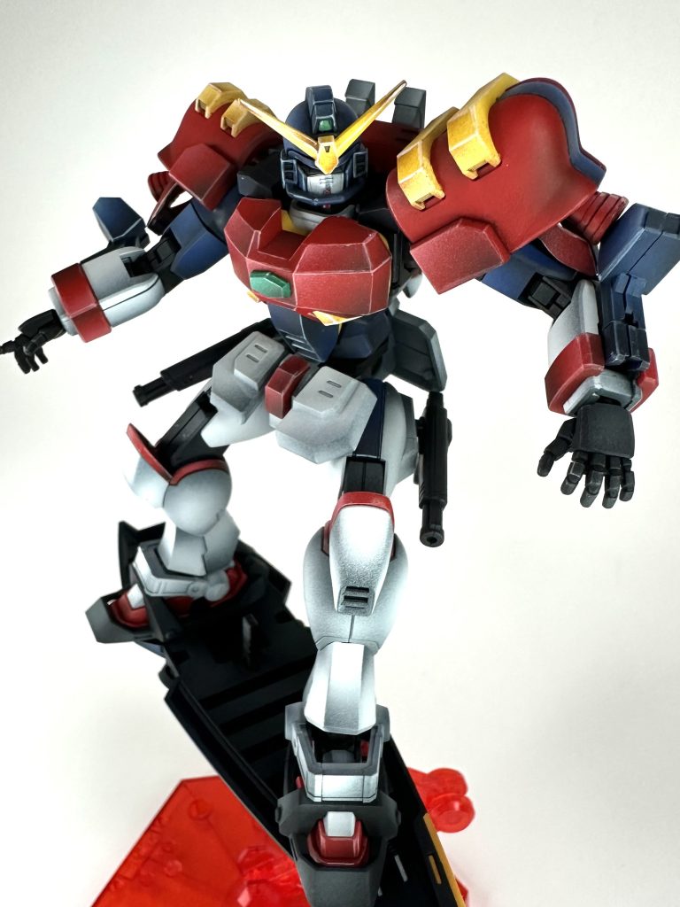 面ごとに明暗を付けて立体感を強調しています。