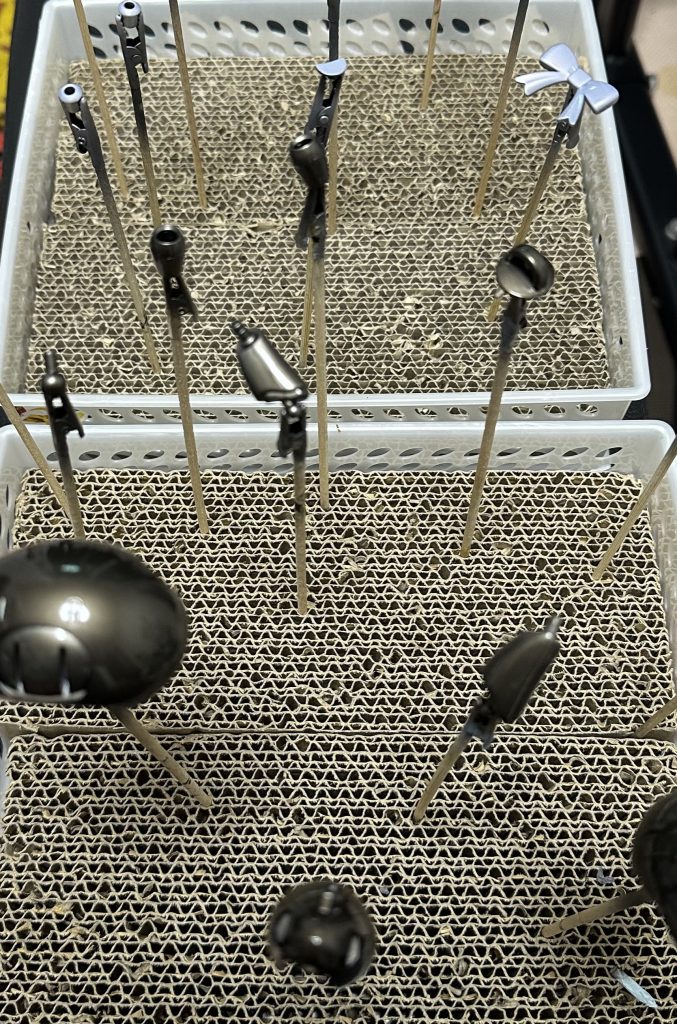 クリアカラーを塗った後に光沢クリア吹きっぱなしです。最後までご覧いただきありがとうございました😊