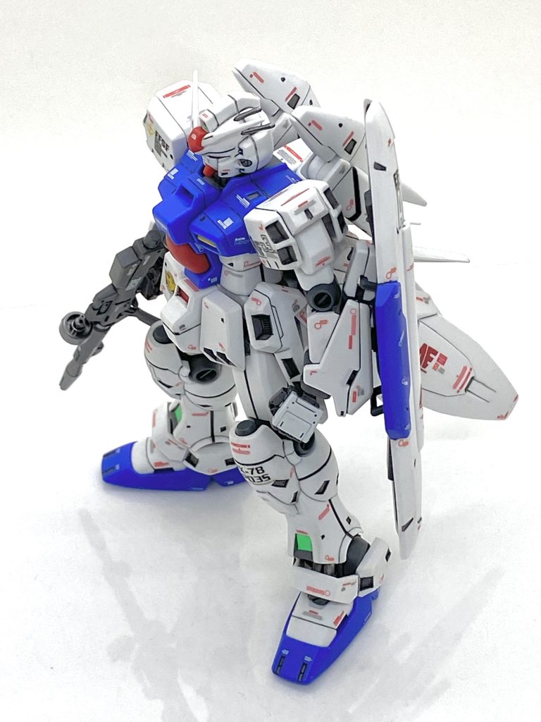 メタリック以外の部分は(クレオス)Mr.カラーGXスーパースムースクリアーを吹き付けております。