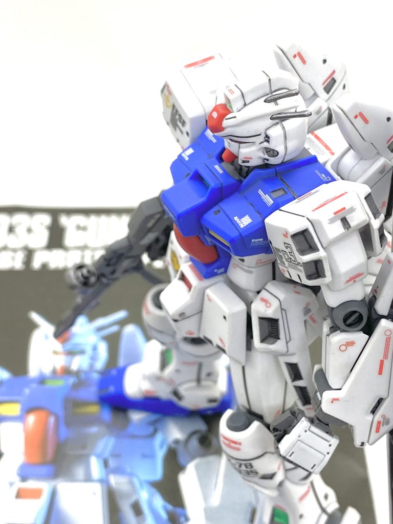 最後は説明書と。ステイメンは20年以上前に出ましたキットですからどうしても可動個所は最新のに比べて落ちますが自分は基本的に素立ちがメインですから立ち姿が決まる様に塗装の方に気を使いました。幾ら改造して可動箇所を増やしても仕上げの塗装が決まらないと台無しになりますし、ステイメンみたいに美しいガンダムは綺麗に仕上げて方が良いので・・・自分にはプロみたいに可動箇所と塗装の美しさの両立は不可能ですから仕上げには気を付けてまずまずの物になりました。元々ハイディテールなのでそれを塗り分けるだけでも凄く良くなりますし、合わせ目を目立つ箇所だけ消せば成型色仕上げでもGUNDAM FIX FIGURATIONの見本並みの作品になると思います。デンドロビウムも出た当時に買ってあるので・・・暫く先になりますが是非とも作って見てみたいと思います。ご覧して頂きありがとうございました。