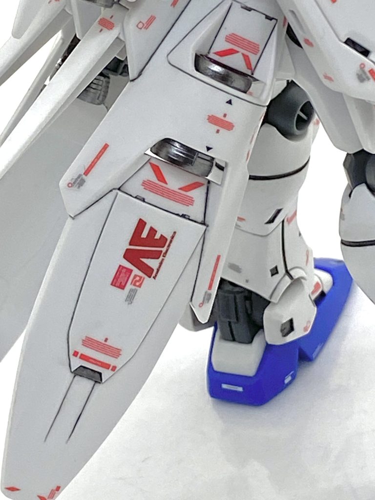 テール・バインダーのデカール位置は特にGUNDAM FIX FIGURATIONのを参考にしてます