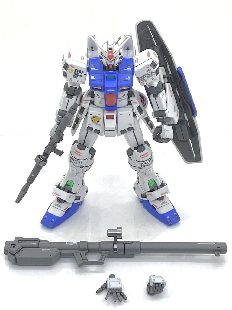 フォールディング・バズーカや平手なんかもキチンと仕上げてますがコアファイターは未組み立てです。