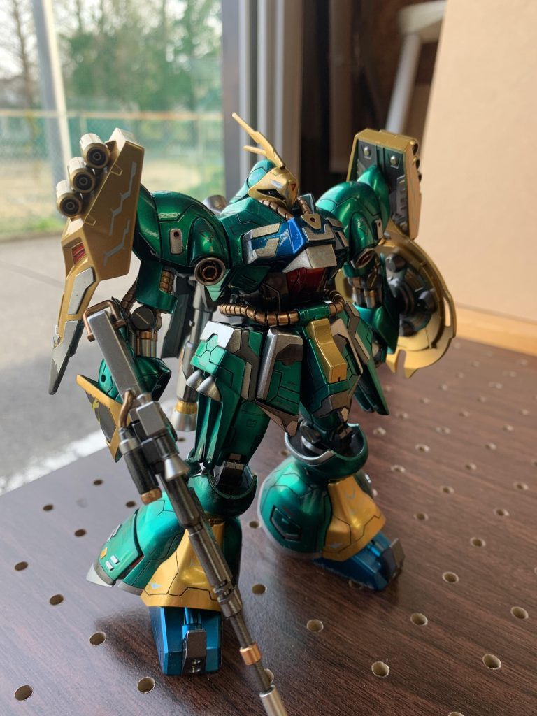 全体的にディテールが少なくさみしい感じがしたのでスジぼり、プラ板工作多めでディテールアップしてみました ディテールのデザインはやっぱりムズカシイです いつも思いつきの行き当たりばったりです時代背景、機体設定は一切ムシですよくわからないので…