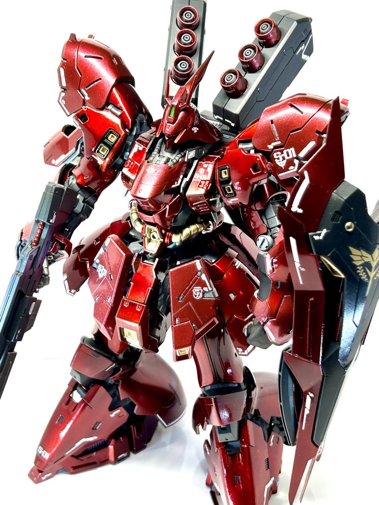 シールドや外装パーツにプラ棒を貼り付けてみたり、スジ彫りも追加しましたが目立ちません😅💦クリア塗装ももっと練習したいと思います🎵